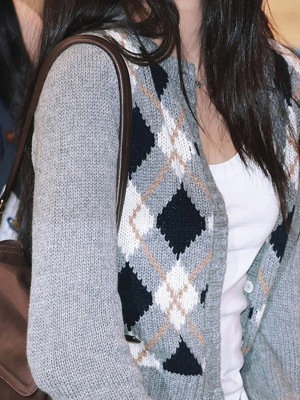 Round-Neck Jacquard Diamond Pattern Cardigan