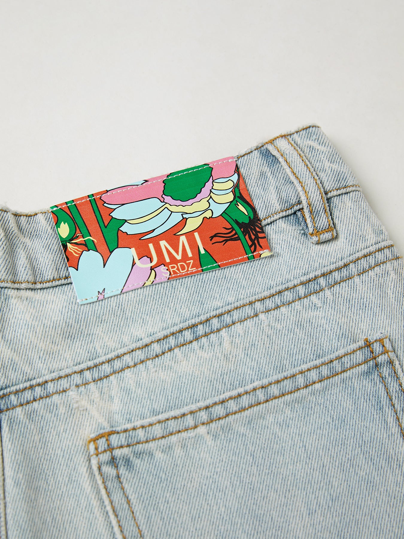 Women's light blue straight jeans