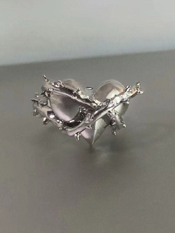 Thorn Heart Decor Cuff Ring