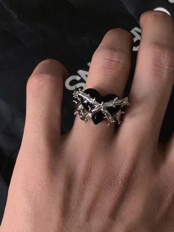 Thorn Heart Decor Cuff Ring