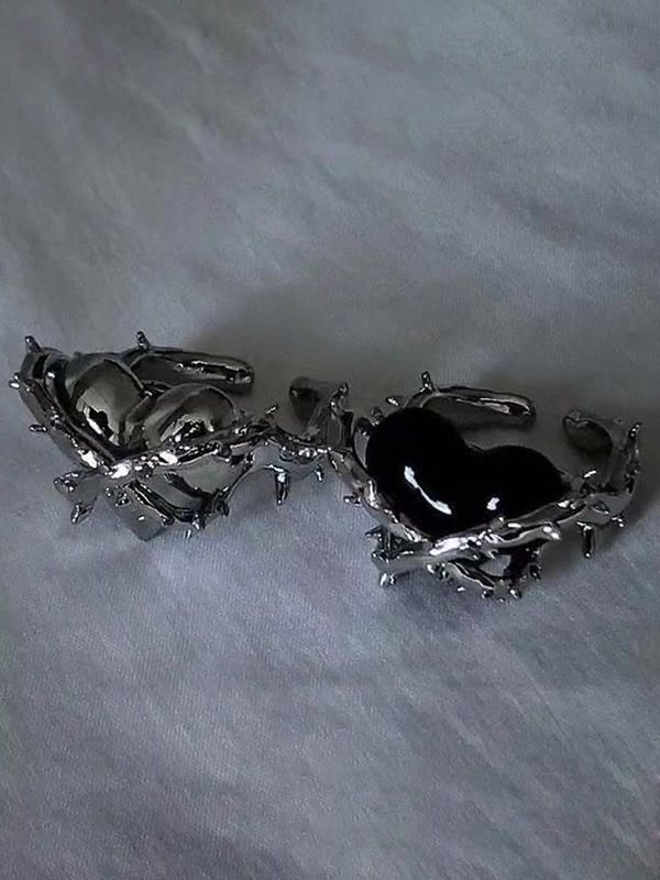 Thorn Heart Decor Cuff Ring