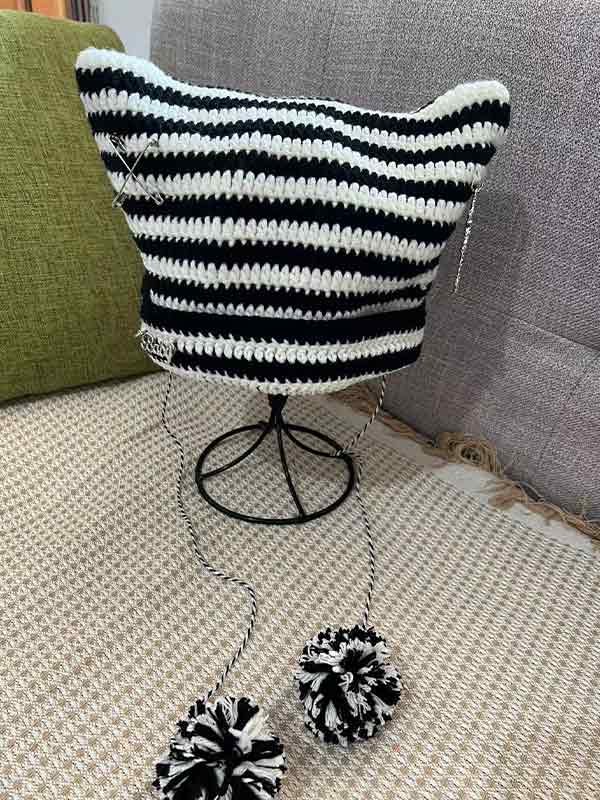 Stripe Cat Design Vintage Pendant Beanie Hat