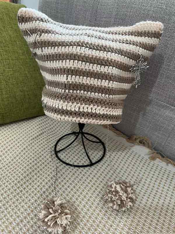 Stripe Cat Design Vintage Pendant Beanie Hat
